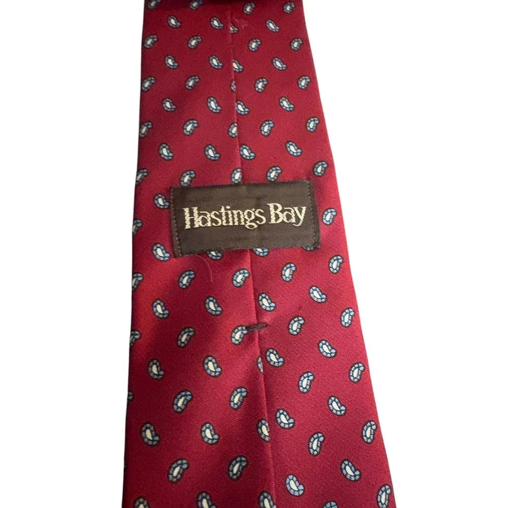 Vintage Hastings Bay Red Paisley Neck Tie Mens 59